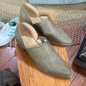 A Rider Girl Bootie Taupe